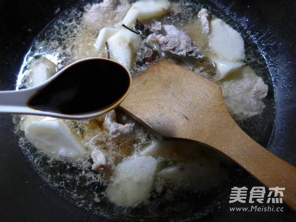 <a href=/shicai/shucai/ShanYao/index.html target=_blank><u>山药</u></a>烧大排的做法