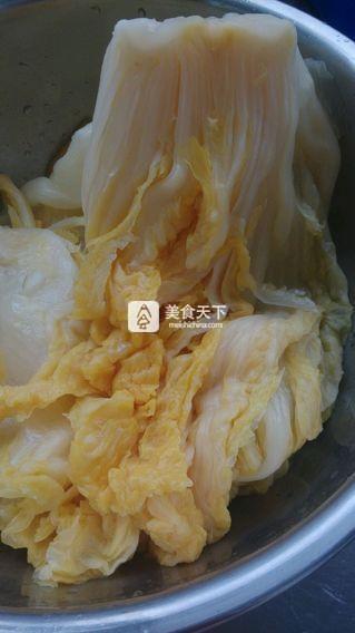 <a href=/shicai/rouqin/WuHuaRou/index.html target=_blank><u>五花肉</u></a>酸菜<a href=/shicai/rouqin/Xue/index.html target=_blank><u>血</u></a>肠