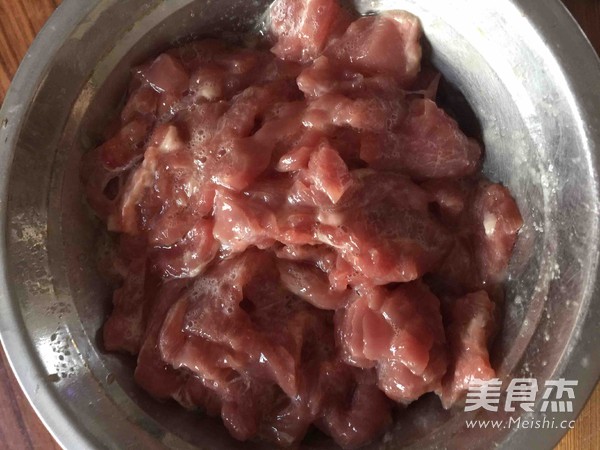 麻辣水煮<a href=/shicai/rouqin/NiuRou/index.html target=_blank><u>牛肉</u></a>的做法