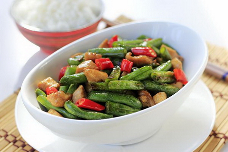 无筋豆炒鸡丁的做法