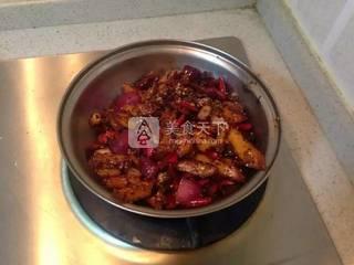 香辣干锅<a href=/shicai/rouqin/TuTou/index.html target=_blank><u>兔头</u></a>