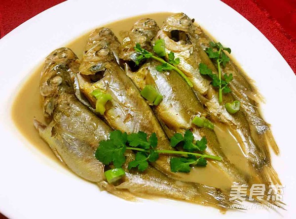 家焖<a href=/shicai/shuichanpin/HuangHuaYu/index.html target=_blank><u>黄花鱼</u></a>的做法