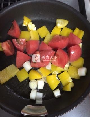 虾仁炒<a href=/shicai/shucai/XiHongShi/index.html target=_blank><u>西红柿</u></a>