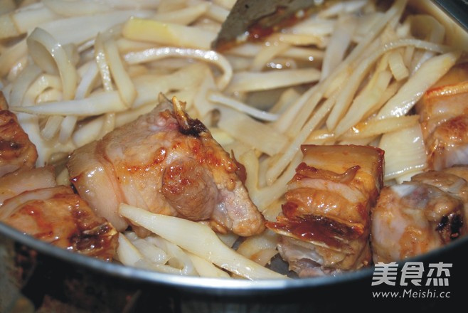 水笋烧肉的做法