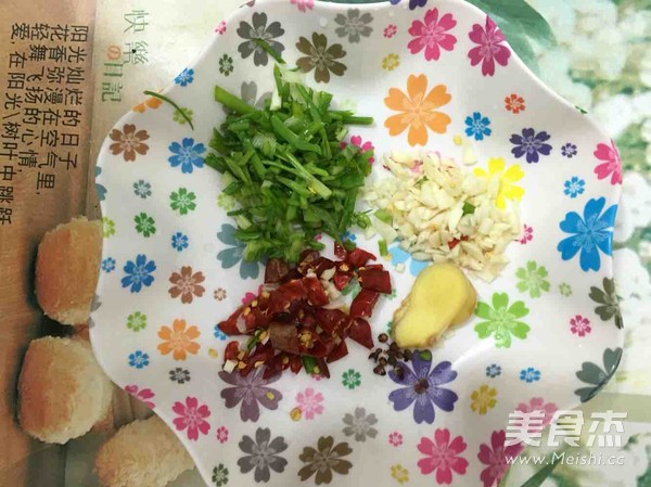 肉炒<a href=/shicai/shucai/DouJiao/index.html target=_blank><u>豆角</u></a>丝的做法