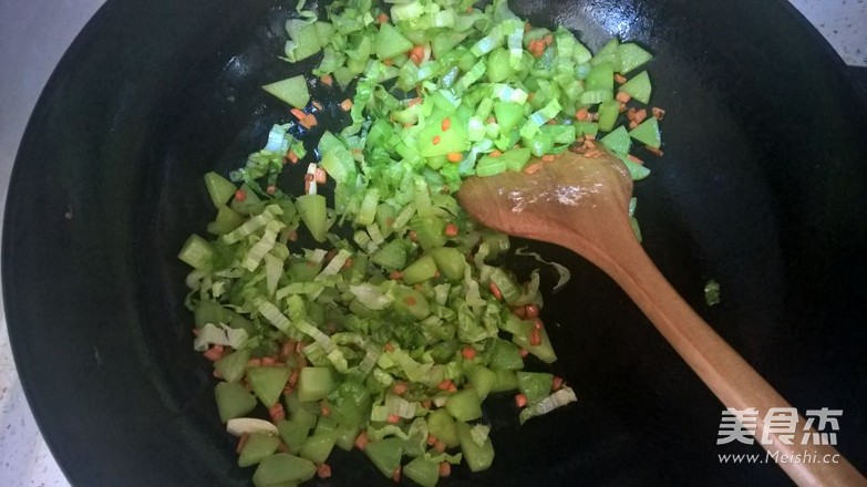 <a href=/shicai/shucai/WoSun/index.html target=_blank><u>莴笋</u></a><a href=/shicai/guopin/YaoGuo/index.html target=_blank><u>腰果</u></a><a href=/shicai/rouqin/NiuRou/index.html target=_blank><u>牛肉</u></a>丁的做法