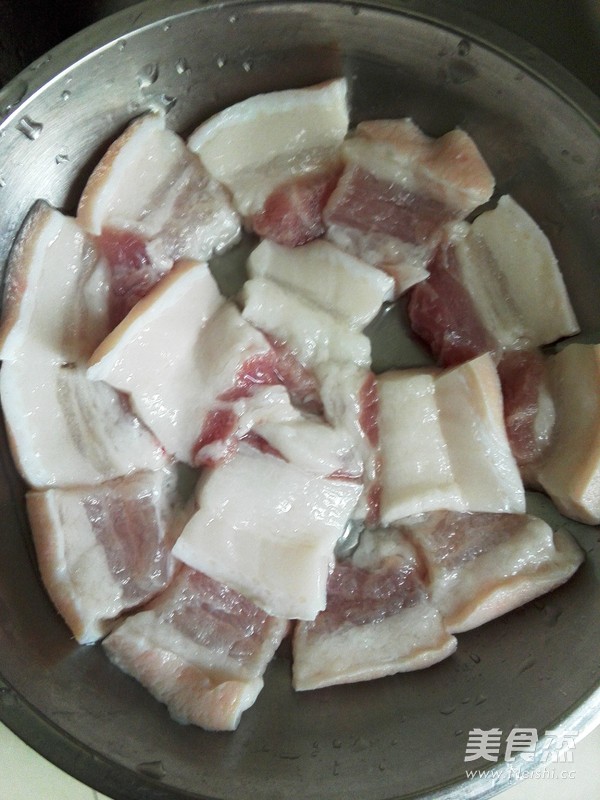 香煎<a href=/shicai/rouqin/WuHuaRou/index.html target=_blank><u>五花肉</u></a>的做法
