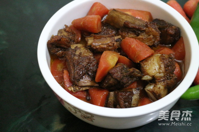 <a href=/shicai/rouqin/PaiGu/index.html target=_blank><u>排骨</u></a>烧<a href=/shicai/shucai/HuLuoBo/index.html target=_blank><u>胡<a href=/shicai/shucai/LuoBo/index.html target=_blank><u>萝卜</u></a></u></a>的做法