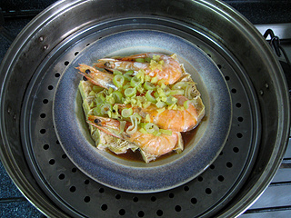 鲜虾蒸<a href=/shicai/mimian/DouFu/index.html target=_blank><u>豆腐</u></a>