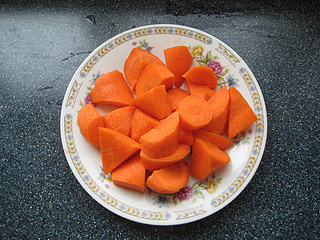 <a href=/shicai/rouqin/YaTui/index.html target=_blank><u>鸭腿</u></a>炖<a href=/shicai/shucai/ChunSun/index.html target=_blank><u>春笋</u></a>