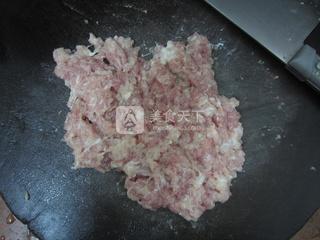 <a href=/shicai/shucai/ZhaCai/index.html target=_blank><u>榨菜</u></a>肉未蒸<a href=/shicai/mimian/DouFu/index.html target=_blank><u>豆腐</u></a>