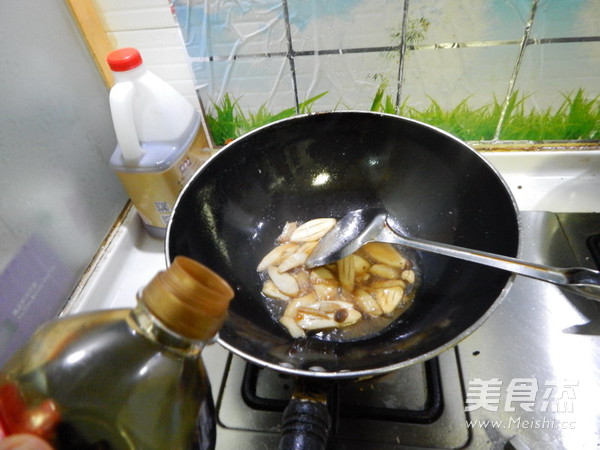 蚝油<a href=/shicai/guopin/Xing/index.html target=_blank><u>杏</u></a>鲍菇的做法