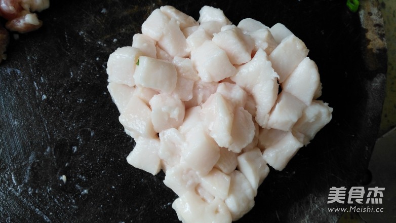 <a href=/shicai/rouqin/ZhuYou/index.html target=_blank><u>猪油</u></a>渣的做法