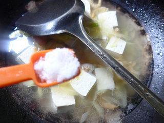 开洋雷笋烧<a href=/shicai/mimian/DouFu/index.html target=_blank><u>豆腐</u></a>