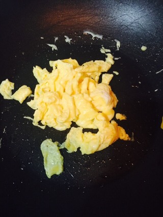 蒜苔炒<a href=/shicai/rouqin/JiDan/index.html target=_blank><u>鸡蛋</u></a>