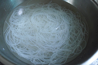 陕西<a href=/shicai/rouqin/YangRou/index.html target=_blank><u>羊肉</u></a>泡馍