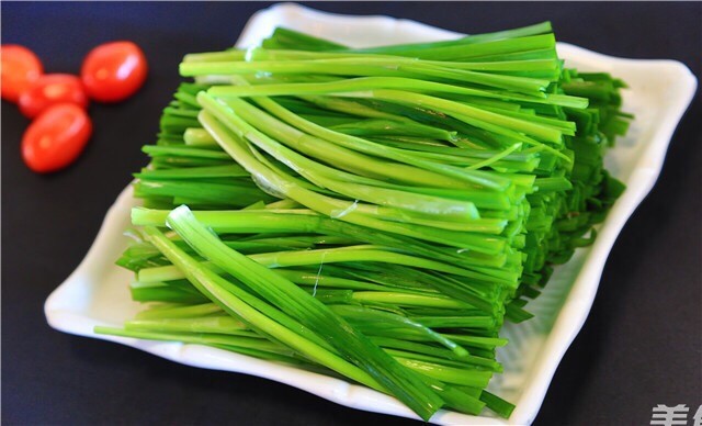 <a href=/shicai/shucai/JiuCai/index.html target=_blank><u>韭菜</u></a>百叶肉丝的做法