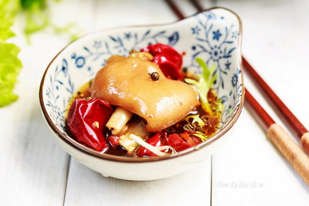 麻辣<a href=/shicai/rouqin/ZhuTi/index.html target=_blank><u>猪蹄</u></a>儿