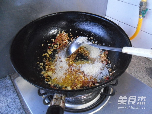 蒜香<a href=/shicai/guopin/Xing/index.html target=_blank><u>杏</u></a>鲍菇的做法