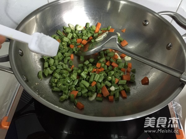 肉末<a href=/shicai/shucai/DouJiao/index.html target=_blank><u>豆角</u></a>的做法