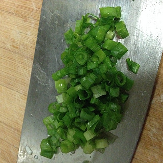 <a href=/shicai/rouqin/XiangChang/index.html target=_blank><u>香肠</u></a>蒸<a href=/shicai/mimian/DouFu/index.html target=_blank><u>豆腐</u></a>