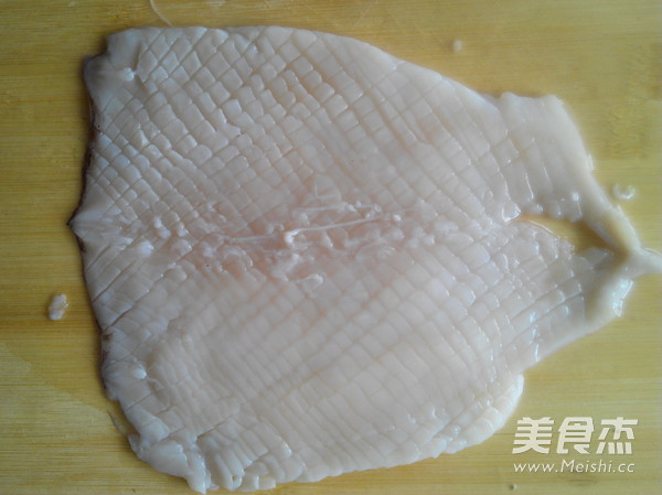 韩式辣酱爆<a href=/shicai/shuichanpin/YouYu/index.html target=_blank><u>鱿鱼</u></a>的做法