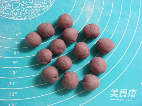 花式蒸饺之紫<a href=/shicai/guopin/PuTao/index.html target=_blank><u>葡萄</u></a>蒸饺的做法