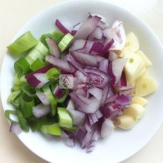 <a href=/shicai/shucai/NanGua/index.html target=_blank><u>南瓜</u></a><a href=/shicai/shucai/TuDou/index.html target=_blank><u>土豆</u></a>泥