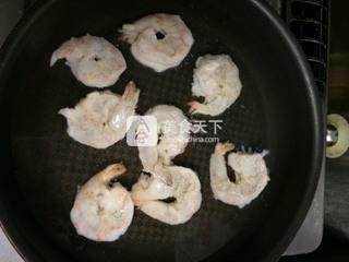 虾仁炒<a href=/shicai/shucai/XiHongShi/index.html target=_blank><u>西红柿</u></a>