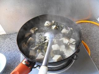 冻<a href=/shicai/mimian/DouFu/index.html target=_blank><u>豆腐</u></a><a href=/shicai/shucai/XueLiHong/index.html target=_blank><u>雪里蕻</u></a>