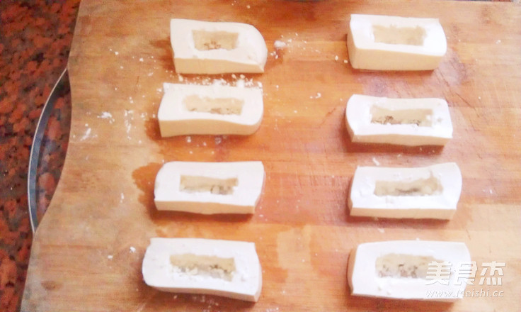 酿<a href=/shicai/mimian/DouFu/index.html target=_blank><u>豆腐</u></a>的做法