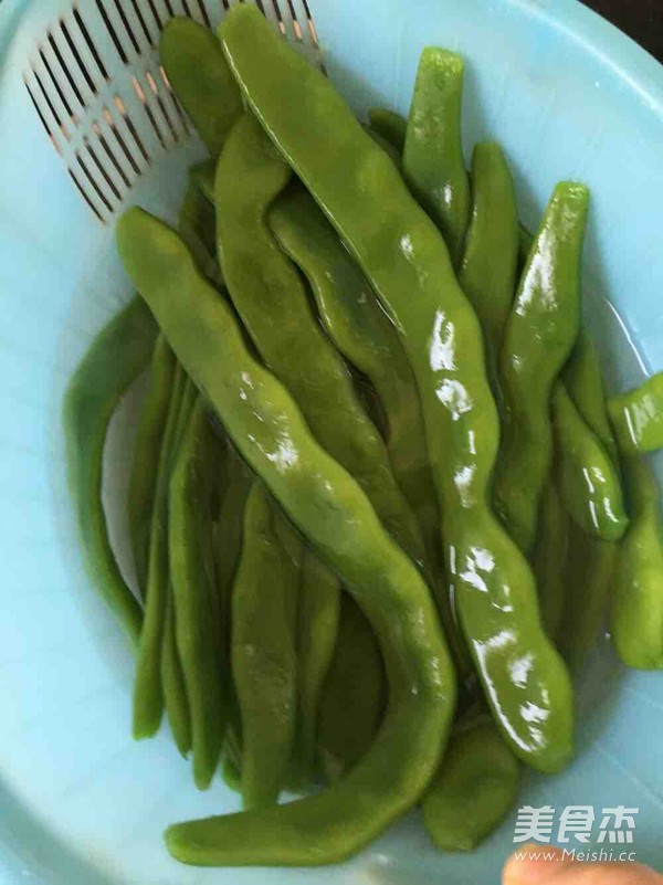 干煸<a href=/shicai/mimian/YunDou/index.html target=_blank><u>芸豆</u></a>的做法
