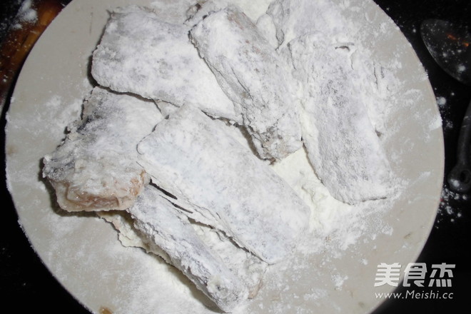 干炸<a href=/shicai/shuichanpin/DaiYu/index.html target=_blank><u>带鱼</u></a>的做法