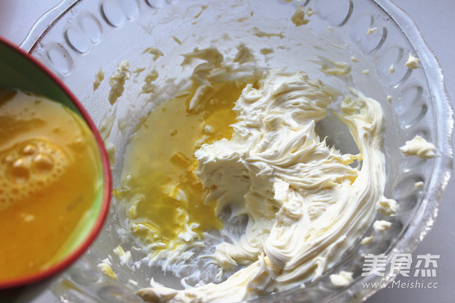 果酱<a href=/shicai/mimian/NaiLao/index.html target=_blank><u>奶酪</u></a>杯的做法