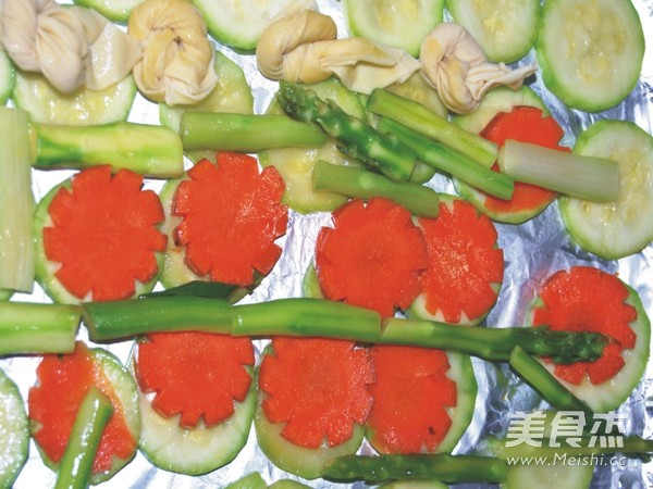 烤<a href=/shicai/shuichanpin/LuYu/index.html target=_blank><u>鲈鱼</u></a>的做法