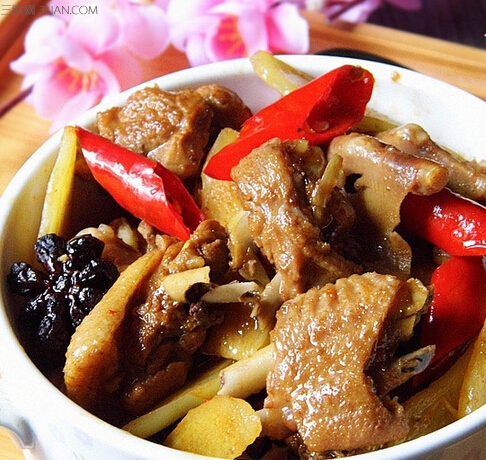 姜爆<a href=/shicai/rouqin/YaZi/index.html target=_blank><u>鸭子</u></a>渝派川菜做法       