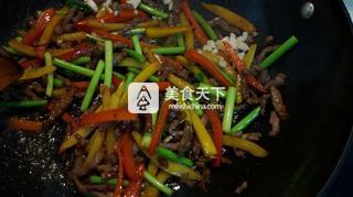 干煸<a href=/shicai/rouqin/NiuRou/index.html target=_blank><u>牛肉</u></a>丝