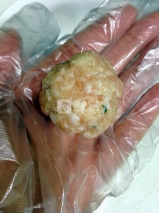 <a href=/shicai/mimian/HeiMi/index.html target=_blank><u>黑米</u></a>肉圆