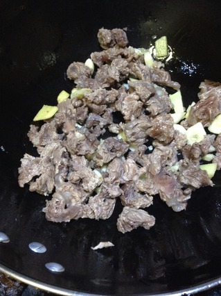 <a href=/shicai/shucai/HuLuoBo/index.html target=_blank><u>胡<a href=/shicai/shucai/LuoBo/index.html target=_blank><u>萝卜</u></a></u></a>烧<a href=/shicai/rouqin/NiuNan/index.html target=_blank><u>牛腩</u></a>