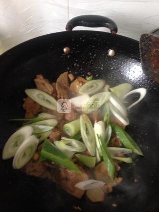 大葱炒<a href=/shicai/rouqin/ZhuGan/index.html target=_blank><u>猪肝</u></a>