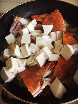 <a href=/shicai/mimian/DouFu/index.html target=_blank><u>豆腐</u></a>蟹煲