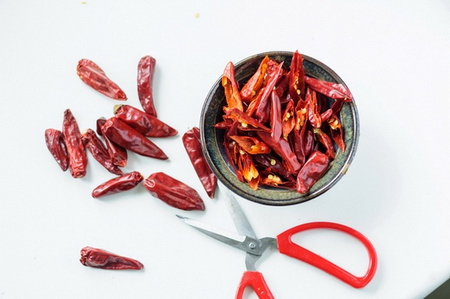 香辣干锅虾步骤7