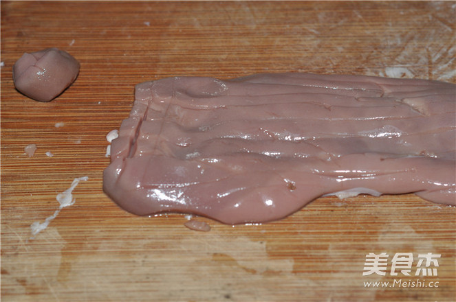 泡椒炒<a href=/shicai/rouqin/ZhuYao/index.html target=_blank><u>猪腰</u></a>花的做法