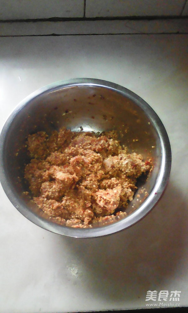 <a href=/shicai/rouqin/YangRou/index.html target=_blank><u>羊肉</u></a>笼笼的做法