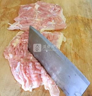 锡纸<a href=/shicai/rouqin/JiTui/index.html target=_blank><u>鸡腿</u></a>时蔬卷