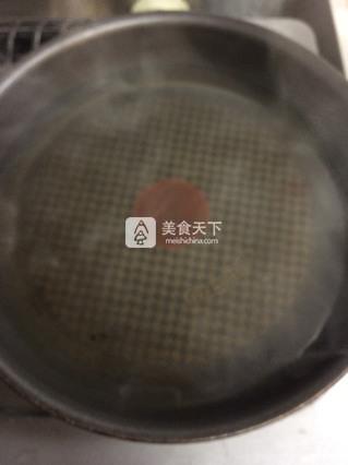 虾仁炒<a href=/shicai/shucai/XiHongShi/index.html target=_blank><u>西红柿</u></a>