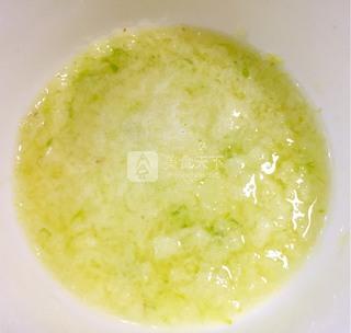 <a href=/shicai/shucai/QiuKui/index.html target=_blank><u>秋葵</u></a>蘸麻酱