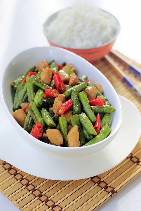 无筋豆炒鸡丁