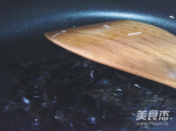 “十全十美”十<a href=/shicai/shucai/XiangCai/index.html target=_blank><u>香菜</u></a>的做法