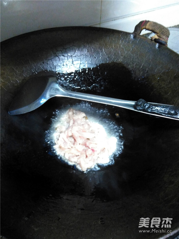 <a href=/shicai/guopin/Xing/index.html target=_blank><u>杏</u></a>鲍菇肉丝的做法